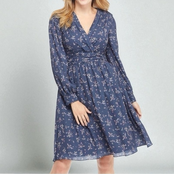 GMG Kelsey Dress | Size 6 | Navy Blue Floral | Long Sleeve Fall Style 🍂 - Picture 1 of 8